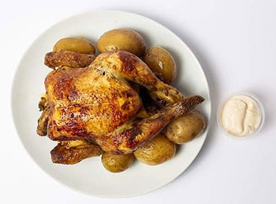 Pollo entero asado + patatas asadas + 1 allioli